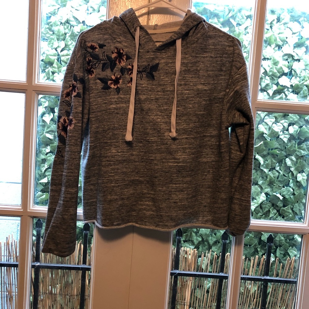 Light Cropped embroidered sweatshirt